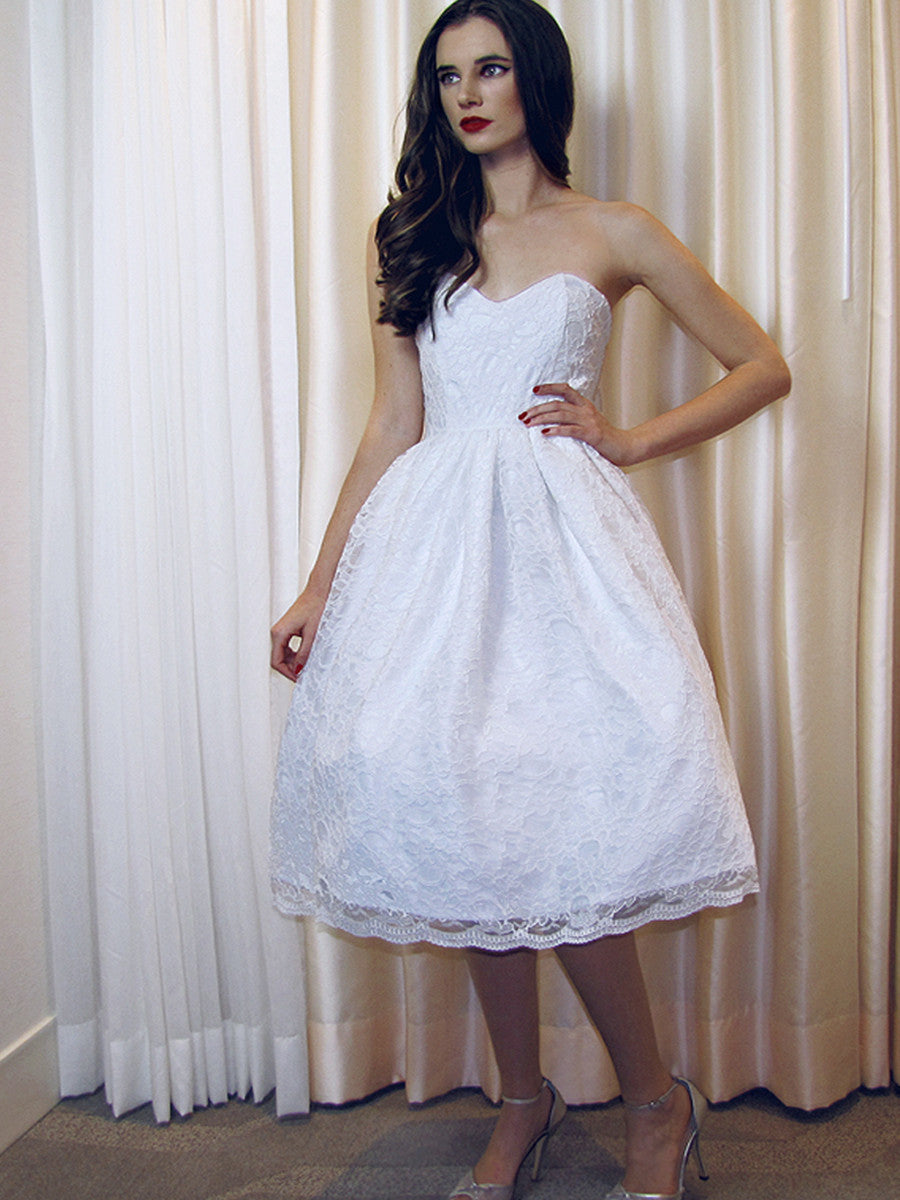 THE PRISCILLA DRESS by Lauren Elaine Bridal | Classic Lace Sweetheart 8 / Antique Ivory (Featured on Aurelia) THE PRISCILLA DRESS by Lauren Elaine Bridal | Classic Lace Sweetheart 8 / Antique Ivory (Featured on Aurelia)