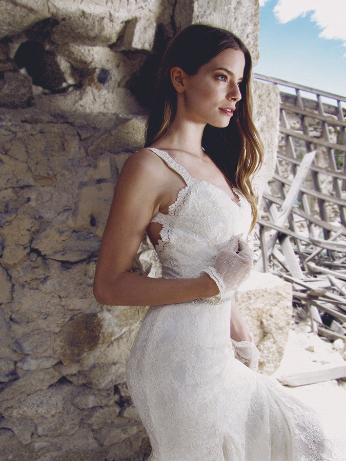 Sweetheart lace wedding gown with open back and scallop lace trim