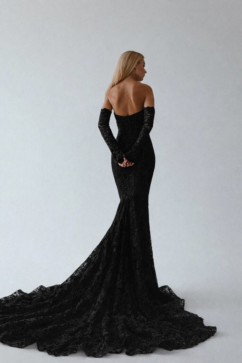 Lauren-Elaine-Lace-Insley-Black-Wedding-Dress -2.jpg?crop=center&height=1200&v=1771399014&width=1200