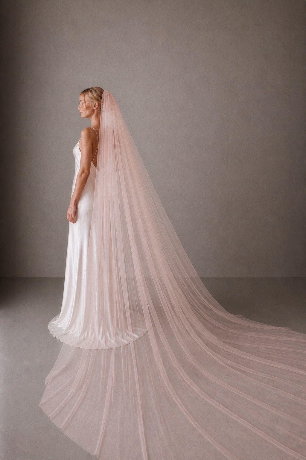 blush-classic-tulle-wedding-