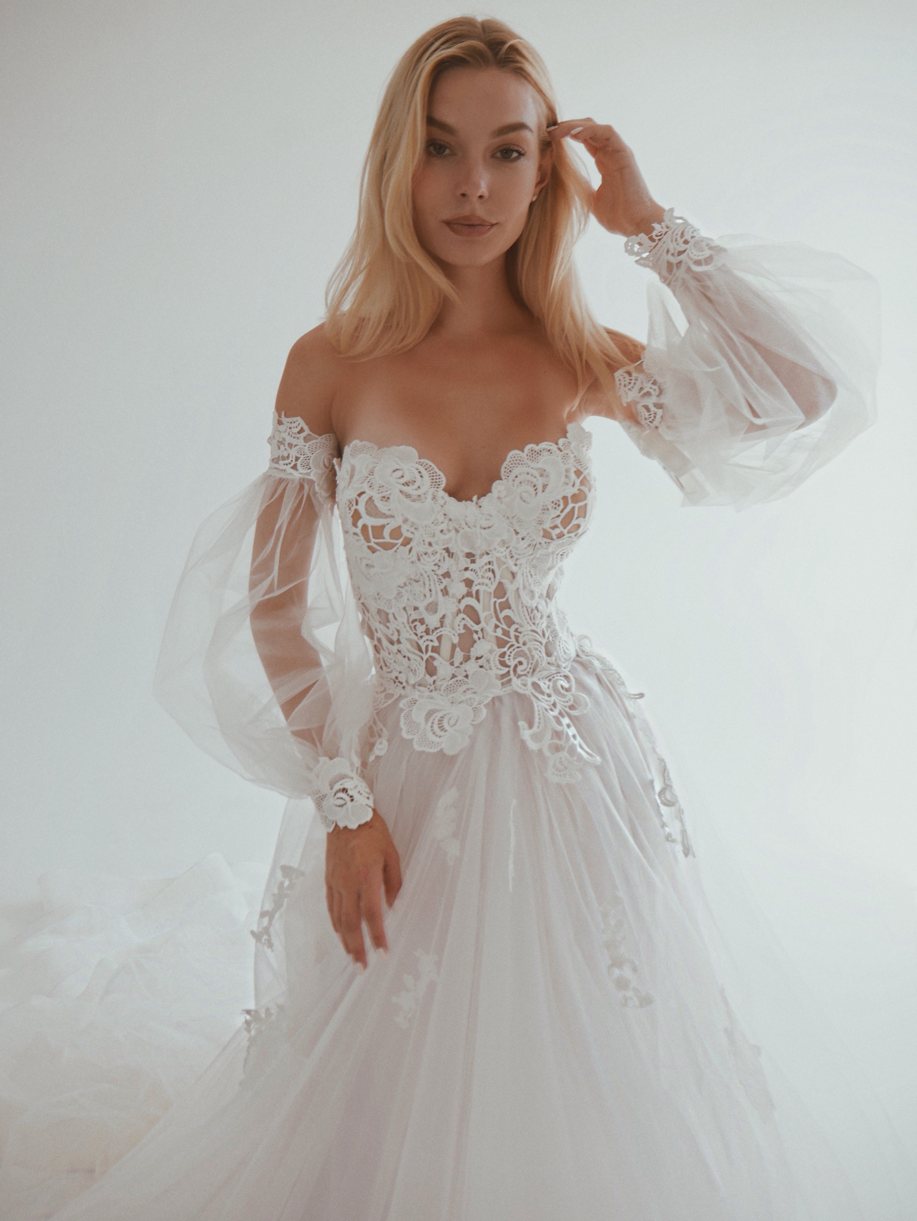 Romantic off-the-shoulder detachable Guipure lace and tulle bishop sleeves