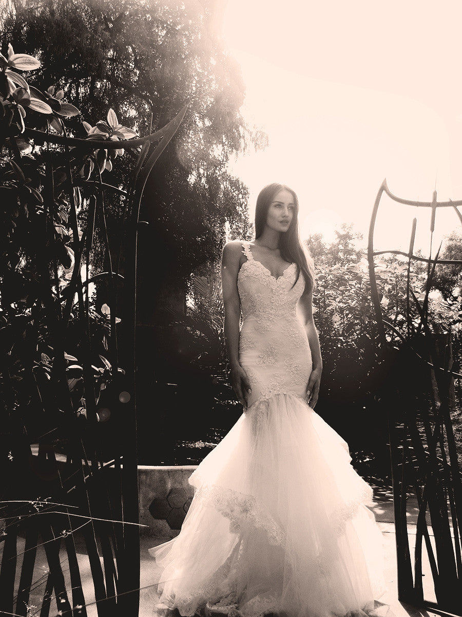 lace mermaid wedding gown tiered scallop horsehair tulle skirt capella lauren elaine bridal los angeles